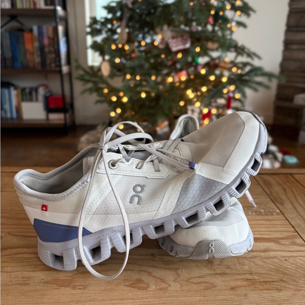 On Cloud Women's Shoes